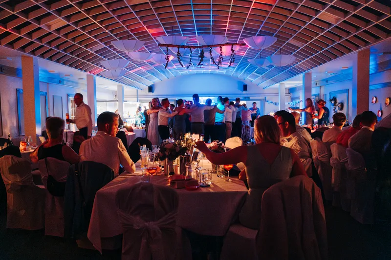 Nele und Fabian – ausgelassene Stimmung auf der Tanzfläche